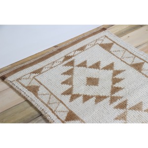 Tapis turc 2,5 x 11,4 pieds, tapis Herki vintage, tapis géométrique beige en laine - Product Image 5