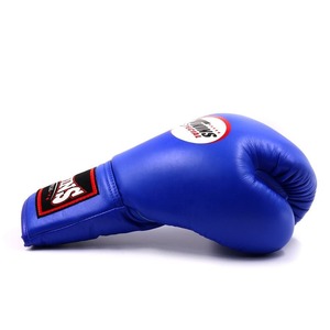 Professional Custom Lace Up Twins Boxing Gloves Top Quality Gloves Fighting Gears Custom Design & Logo Muay Thai Boxing Gloves - Product Image 3