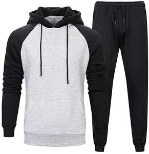 Chándal deportivo con chaqueta elegante y pantalones delgados, hecho para el entrenamiento y el estilo de vida. - Product Image 3