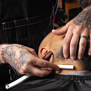 Rasoir droit en acier Damas avec logo personnalisé Meilleurs couteaux de barbier pliants avec rasages lisses et lame en acier inoxydable à bords tranchants - Product Image 4