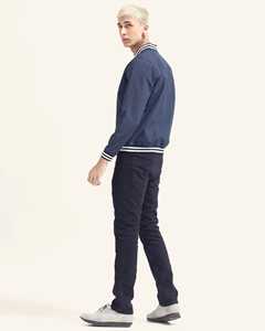 La última y elegante chaqueta universitaria de lana con logotipo personalizado para hombres Tipo de cierre Bolsillos con botones Letterman Baseball Bomber Varsity Jacket - Product Image 2