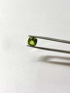 Cojín de peridoto Natural AAAAA, lupa de 8, 9, 10mm, semi piedra preciosa limpia para la fabricación de joyas, piedras sueltas, piedras preciosas sueltas - Product Image 3