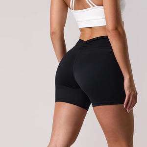 Short d'été noir Scrunch avec logo personnalisé OEM pour femmes Short taille haute pour femmes Short de gymnastique à taille compressive évacuant la transpiration - Product Image 2