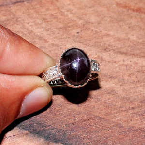 Vente en gros de lunette de bague en pierre précieuse grenat étoile naturelle romantique en argent sterling avec placage à l'or pour les mariages - Product Image 2