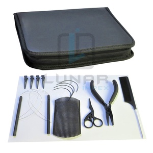 Kit d'outils d'extension de cheveux noir mat avec pince à cheveux en forme de C, pinces à aiguilles, petite pince à cheveux, ciseaux de coupe, boucles, peigne de queue - Product Image 1