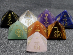 Pyramide usui reiki 7 chakra avec symbole reiki Feng Shui ensemble pierre naturelle guérison usui cristal reiki pierre précieuse en gros - Product Image 6