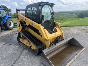 เครื่องยนต์รถตักล้อยางสีเหลืองแบบ Cat Skid Steer Loader, เครื่องยนต์ส่วนประกอบหลักของรถตักล้อยางแบบ Cat Skid Steer Loader - Product Image 2