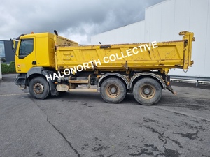 Camion benne Renault Kerax 380.26 6x4 de 2004 - Product Image 6