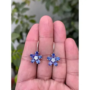 Pendientes Colgantes de Oro Blanco 925 con Tanzanita Natural, Diseño Floral para Boda con Rubí, Diamante y Perlas - Product Image 1