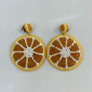 Pendientes bordados vibrantes con cuentas largas - Product Image 4