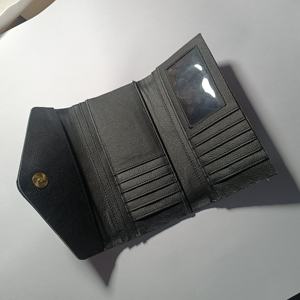 Cartera de Cuero Vacuno Negro Más Vendida, Larga, con Forro de Algodón Floral, Hecha a Mano, Unisex, Precio Inmejorable - Product Image 4