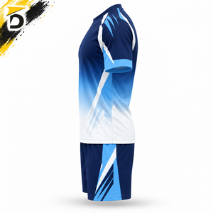 Uniformes Deportivos de Fútbol Personalizados, Ofrecen Ajuste Cómodo, Materiales Transpirables y Movimiento Flexible para Equipos, Clubes y Escuelas - Product Image 4
