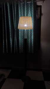 Lámpara de pie hecha a mano de madera de Sheesham y aluminio fundido con pantalla de caña original, iluminación Premium para decoración del hogar - Product Image 5