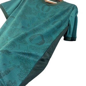 Vêtements de football confortables et à séchage rapide en gros, maillot de football personnalisé, service OEM, matière en maille, design uni par sublimation - Product Image 4