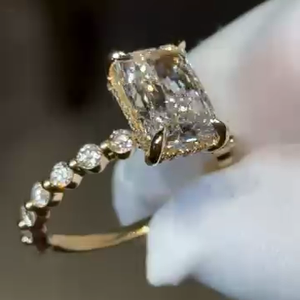 Bague de fiançailles halo en diamant de culture 4.10 carats couleur EF clarté VS - Product Image 6