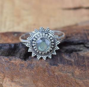 Anillo giratorio de plata de ley con piedras preciosas de labradorita, anillo hecho a mano para niñas, Plata de Ley 925 de labradorita - Product Image 5
