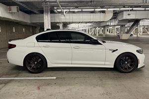 แพ็คเกจ M5 Competition ปี 2021 ไมล์น้อย เครื่องยนต์เสียงดี เกียร์สมบูรณ์ หลังคาซันรูฟแบบพาโนรามา ไฟหน้า LED พร้อมส่ง - Product Image 4