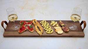 Élégante planche à découper en bois planche à fromage avec couteau en acier inoxydable un ensemble de divertissement élégant - Product Image 5