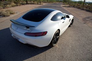 Mercedes-Benz GT Coupé 2017, 1-25000 Millas, V8 Biturbo, Paquete Aerodinámico AMG, Volante a la Izquierda, Asientos de Cuero, Techo Panorámico - Product Image 2