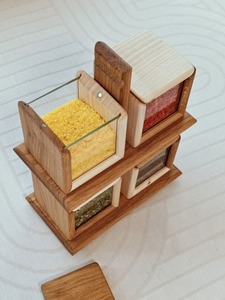 Boîte à épices en bois faite à la main avec plusieurs compartiments pour le rangement et l'organisation de la cuisine - Product Image 4