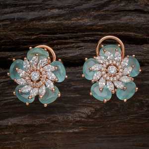 Boucles d'oreilles en zircon 139009 plaquées or, en alliage de zinc, style religieux, clous, coupe marquise, perle, motif floral géométrique pour les fêtes - Product Image 4