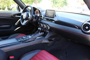 Fiat 124 Spider Abarth 2018 Usado, Volante a la Izquierda/Derecha - Product Image 4