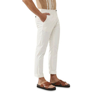 กางเกงชิโน่ผู้ชายทรงตรงเอวกลาง น้ำหนักเบา ขนาดใหญ่พิเศษ รับสกรีนโลโก้ ลายเรียบง่าย เป็นมิตรกับสิ่งแวดล้อม ระบายอากาศได้ดี สวมใส่สบาย - Product Image 2