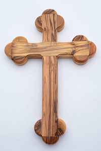 Cruz de madera maciza hecha a mano con mensaje inspirador y encanto rústico para exhibición de iglesia o hogar en la costa más baja - Product Image 4