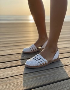 Sandalias Planas para Mujer con Tela Calada, Hechas de Cuero Genuino, Ligeras, Transpirables, con Tira Trasera y Punta Abierta para Cualquier Ocasión - Product Image 5