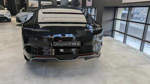 2025 a V a T a R XII AWD SUV Doble Litio con Neumáticos R18, Asientos de Cuero, Techo Panorámico y Portaequipajes de Aleación de Aluminio - Product Image 2