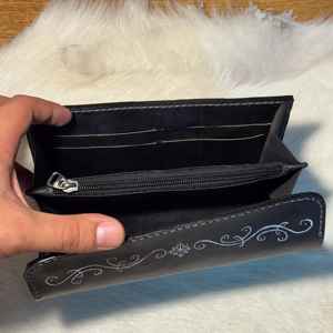 กระเป๋าถือคลัทช์สไตล์ตะวันตกของผู้หญิงทำจากหนังแท้100% แบบพกพากันน้ำทำมือจุของได้มาก - Product Image 5