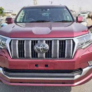 Toyota PRADO SUV 2018 d'occasion en excellent état, toutes roues motrices, sièges en cuir, régulateur de vitesse adaptatif, transmission automatique, caméra de recul 360°, LED - Product Image 1