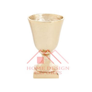 Vase de planteur d'urnes d'or pour la maison hôtels et restaurants Vase de plancher d'urnes en aluminium de conception classique pour la décoration de mariage best-seller - Product Image 4