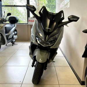 Pour scooter à essence Honda Forza 350 - Product Image 3