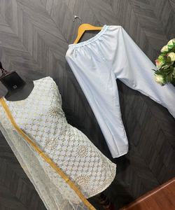 Nouvel arrivage Dernier designer Brodé Travail Belle couleur jaune Rayon Kurti avec Pent Traditionally Wear Exclusive ApparelGarment - Product Image 5