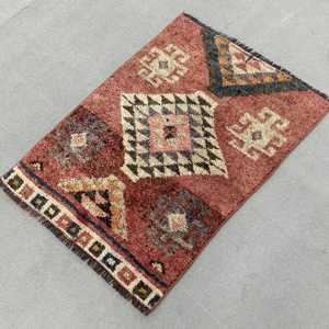 Vintage Turkish Rug, 2.5x3.5 ft Rug, <b>Red</b> Floral <b>Wool</b> Rug - Product Image 2