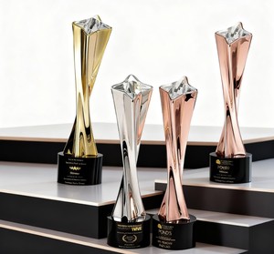 High Quality Customized Crystal Laser Engraved <strong>Trophy</strong> Gold Silver Copper Finish Creative Engraved Team Awards Souvenir <strong>Trophies</strong> - Product Image 3