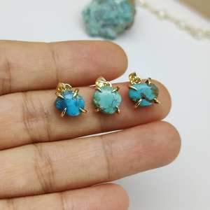 Minuscule griffe pendentif Turquoise naturelle plaqué or pierre brute véritable Turquoise charme 925 en argent Sterling bijoux à bricoler soi-même faisant de l'approvisionnement - Product Image 4