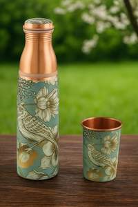 Bouteille d'eau en cuivre imprimé floral vintage, stockage d'eau élégant et sain, bouteille d'eau en cuivre imprimée artisanalement, design traditionnel - Product Image 4