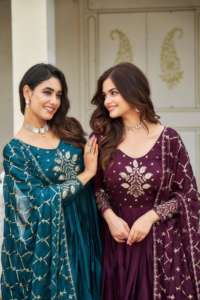 ชุดอินเดียแบบดั้งเดิมที่สวยงามที่สุด ผ้าชีนอนปักลาย ชุดยาวคลุมพื้น ผ้าเรยอนด้านล่าง ทำจากผ้าไหมคุณภาพสูง - Product Image 4