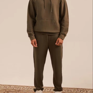 Ropa de entrenamiento y jogging transpirable de alta calidad para hombre, chándal con logotipo personalizado para hombre, conjuntos de chándal de gimnasio para hombre, logotipo personalizado - Product Image 1