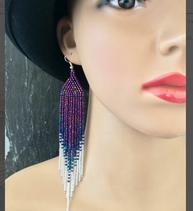 ต่างหูสีม่วงแบบอัลตร้าสีม่วงแบบยาวลูกปัดแก้วสีเงินแบบไล่เฉดสี - Product Image 2