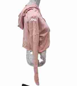 เสื้อฮู้ดครอปท็อปผู้หญิงคุณภาพสูง ดีไซน์สั่งทำได้ ผ้าถักมีฮู้ด ระบายอากาศ แห้งเร็ว สำหรับฤดูหนาว โลโก้ด้านหน้า - Product Image 3