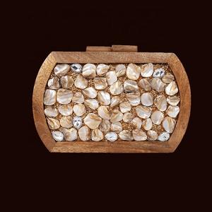 Monedero de hombro de señora de resina de moda personalizado de fábrica nueva con diseño de embrague de nube de paja plisada marco tejido y cadena de Metal - Product Image 5