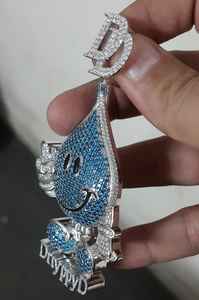 Colgante de Plata S925 con Incrustaciones de Diamantes Moissanite VVS, Diseño de Mapa de la Tierra en 3D y Murciélago Malvado, Dos Tonos, Pasa el Test de Diamantes - Product Image 3