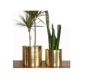 Grands Vases en laiton de Style extérieur et intérieur/grandes jardinières de fleurs dorées/Pots de plantes dans une pièce de design de luxe moderne à vendre - Product Image 4