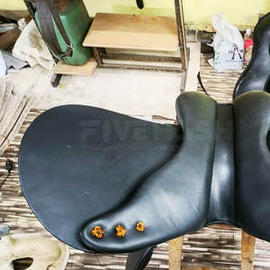 Silla de salto de material premium para espectáculos ecuestres y uso deportivo en venta - Product Image 3