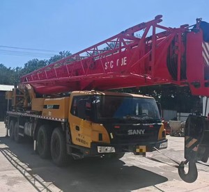 GRAN VENTA CLW Camión Grúa Usado con caja de cambios Alto Momento de carga 1 año de garantía 80T-130T Capacidad de elevación - Product Image 5