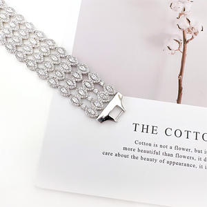 กำไลทองเหลืองชุบโรเดียม สไตล์คลาสสิก เครื่องประดับสำหรับผู้หญิง ผู้ชาย เด็ก งานปาร์ตี้ งานพรอม และโอกาสต่างๆ - Product Image 4