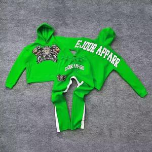 Streetwear OEM Tenue de jogging Survêtement évasé en coton Pantalon de survêtement évasé personnalisé et ensemble sweat à capuche zippé pour hommes - Product Image 1